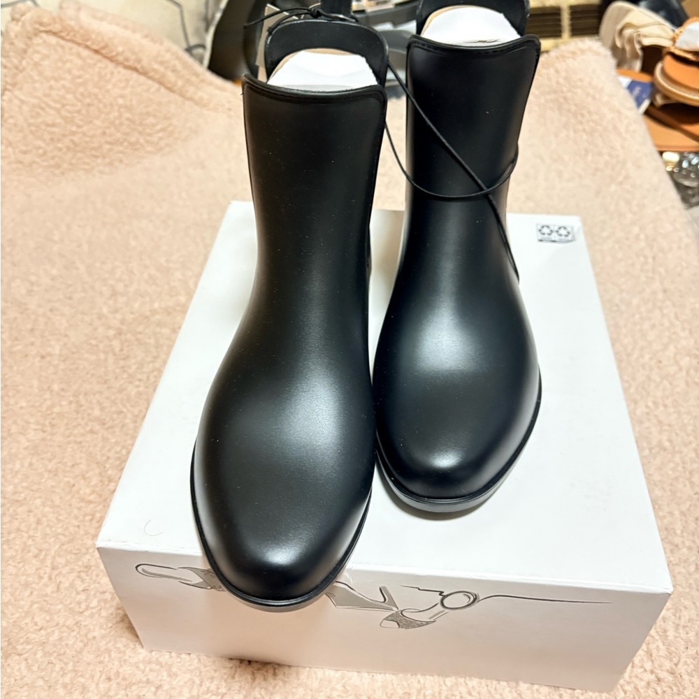 Elegant Black Ankle Boots